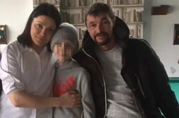 «Придётся как-то справиться»: RT организует сбор средств для поддержки семьи, воспитывающей ребёнка-инвалида