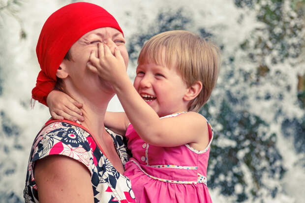 Жители Новосибирской области досрочно получат детские пособия за октябрь-2025