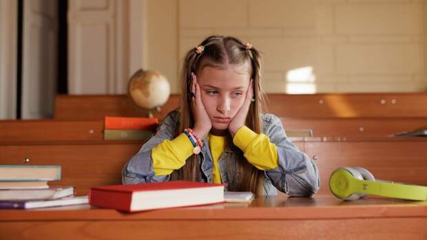 Психолог раскрыла, как вытащить подростка из «депрессии» перед экзаменами