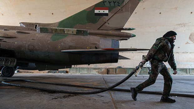 Самолет Военно-воздушных сил Сирии в провинции Хомс. Архивное фото
