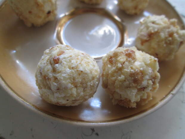 Простой, а главное реально вкусный декор сделает салат особенным (+ 2 рецепта)
