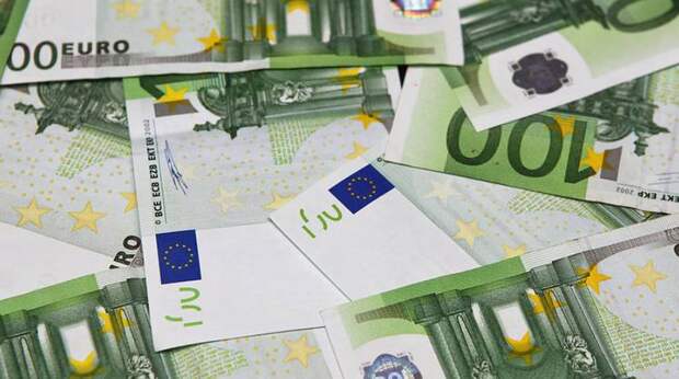 Госдума приняла закон об отрицательных ставках по валютным вкладам юрлиц