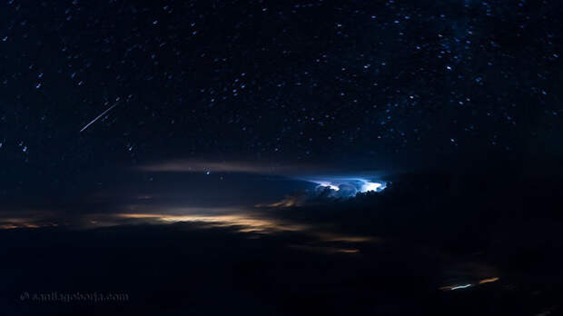 13. Вспышки над Атлантическим океаном, к северу от Панамы пилот, фотография, шторм