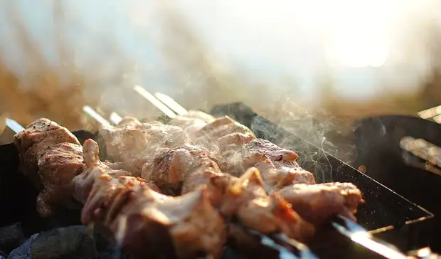 «Шашлычный набор» в России подорожал почти на 600 рублей