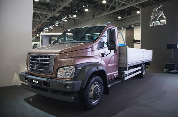 2. «Группа ГАЗ» разработала новый среднетоннажный грузовой автомобиль «ГАЗон NEXT» полной массой 10 тонн Газон-Next, туристический автобус, урал