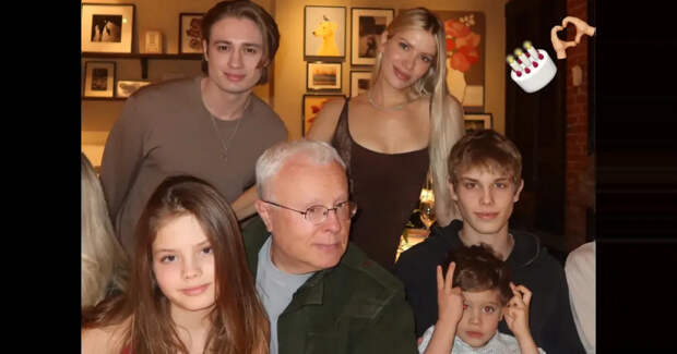 "Заполучить девочку от Александра казалось невыполнимым". Елена Перминова отметила 12-летие дочери вместе с бывшим возлюбленным Александром Лебедевым и детьми