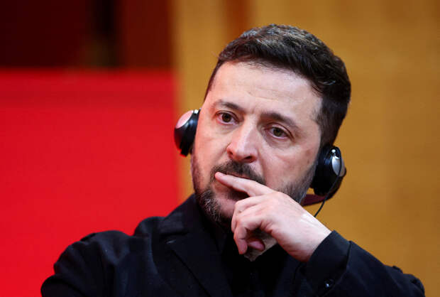 Зеленскому на интервью включили саундтрек к сериалу «Слуга народа»