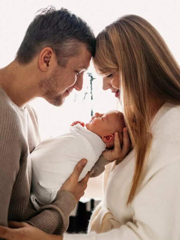 Елена Дудина и Анатолий Руденко показали полугодовалого сына в особенный день: фото
