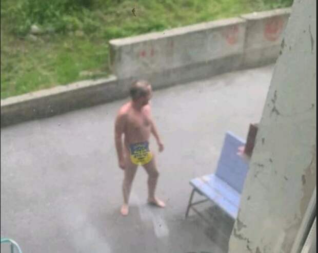 По улицам Мурманска разгуливал абсолютно голый мужчина