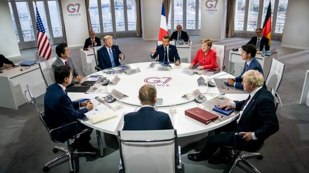 Французы голосуют за возвращение России в G7