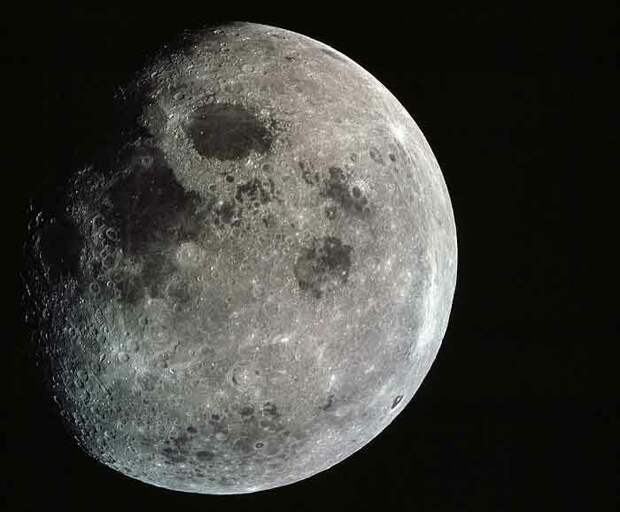 Фото: NASA / Поверхность Луны, снимок сделан командой Аполлон-8