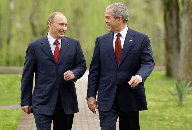 Владимир Путин и Джордж Буш-младший в резиденции Бочаров Ручей. 6 апреля 2008