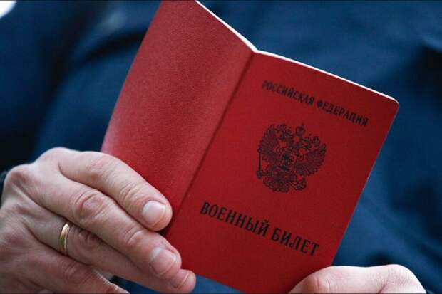 В Совфеде уточнили, когда могут повысить призывной возраст