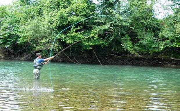 Fly fishing in the Aspe river - Pyrenees