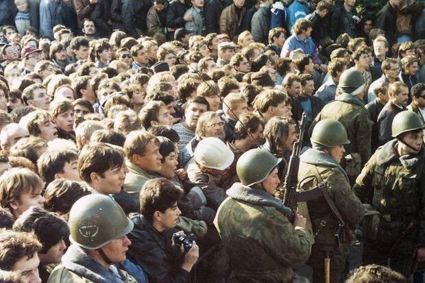 Фотография: Расстрел Дома Советов 4 октября 1993 года №32 - BigPicture.ru