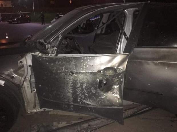 В украинском Ивано-Франковске расстреляли из гранатомета BMW Х5