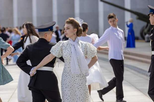 Яркий флешмоб «Вальс Победы» проведет к 9 мая Музей Победы