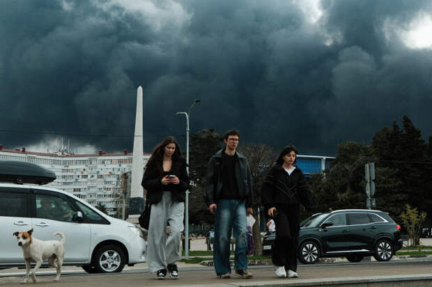 В Туапсе автомойки повысили цены из-за сложности мытья машин после "черного дождя"