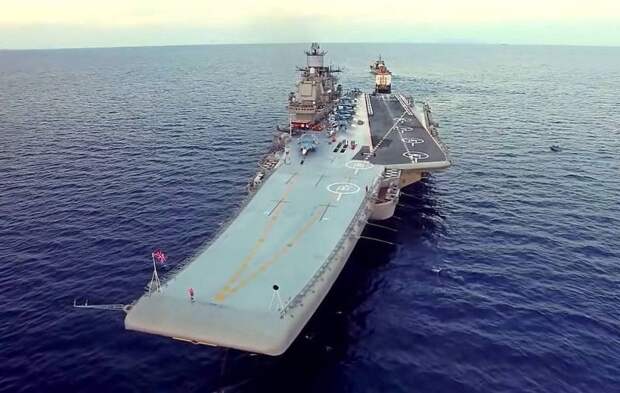 «Плавучее бедствие»: в США оценили перспективы крейсера «Адмирал Кузнецов»