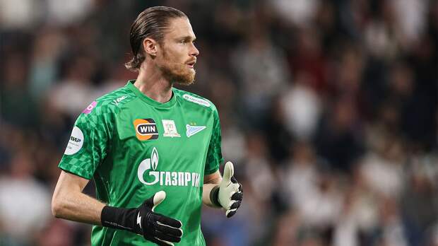 «Клуб-раздражитель. Долгое время выигрывал». Адамов — о кричалке «Зенит» — позор российского футбола»