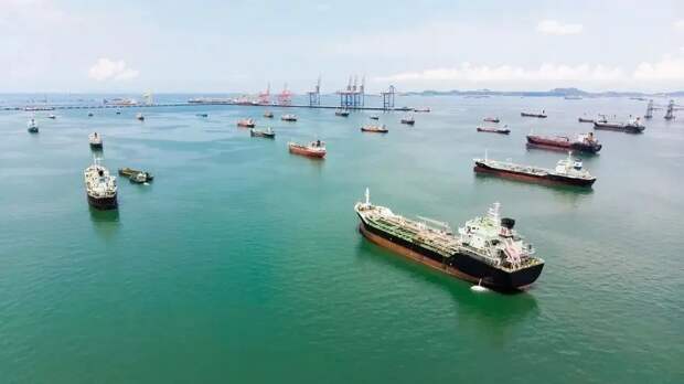 ОАЭ готовы помочь США в Ормузе, подталкивая Трампа к более решительным действиям