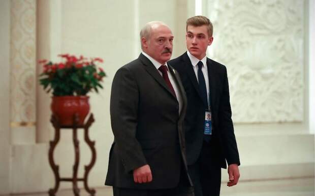 Изменившегося до неузнаваемости сына Лукашенко назвали 