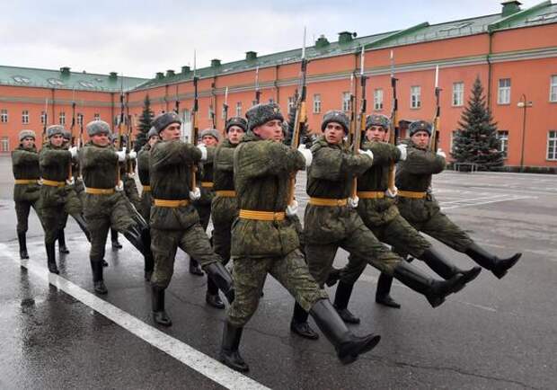 Комитет Госдумы по обороне одобрил проект о постепенном увеличении призывного возраста