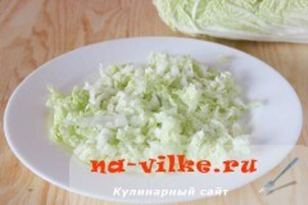 Салат из языка с пекинской капустой