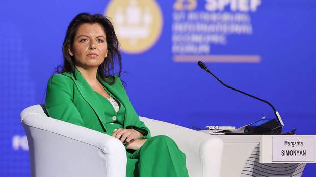 «Чего я должна стесняться?»: Маргарита Симоньян, борющаяся с раком, перестала носить парик