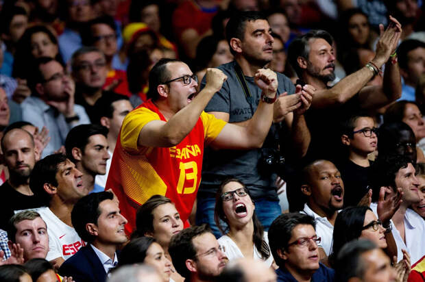 В Испании культ баскетбола. Удивительный путь благодаря Dream Team, Джордану, умной лиге – и любви — ТВ Старт