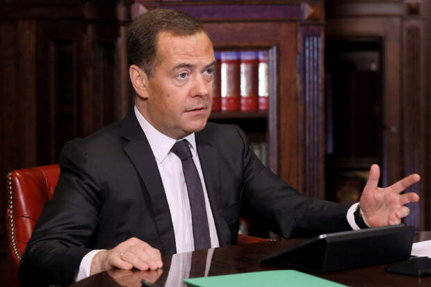 Полистал-то вчера вечером от ничего делать полистал телеграмм-канал Дмитрий Анатольевича. Волосы дыбом встали.-2