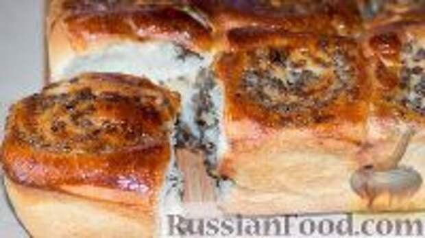 Фото к рецепту: Разборный мясной пирог (мясные синнабоны)