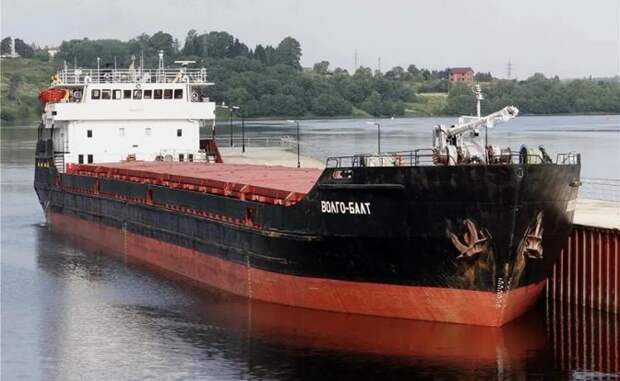 Российские суда топят уже в Азовском море, а в Одессу транспорт спокойно заходит, ничего не боится