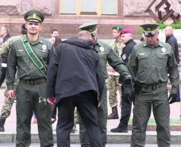 офицеры ВСУ на параде