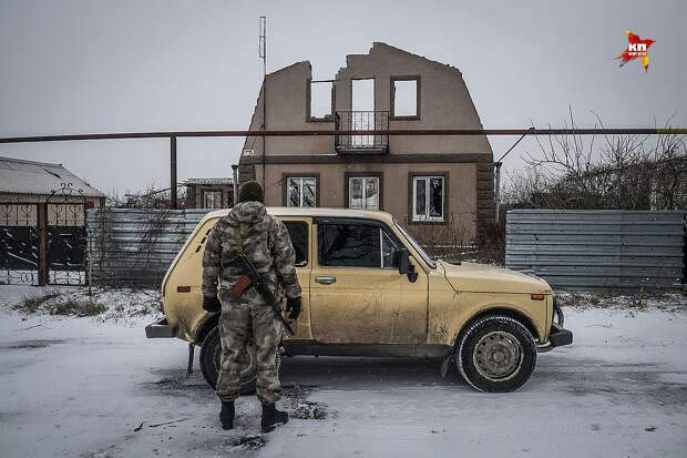 С той стороны ухает артиллерия Фото: Виктор ГУСЕЙНОВ