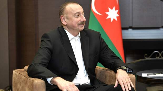 Президент Азербайджана поздравил россиян с Днем Победы