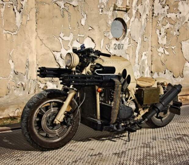 motorcycle_with_two_guns_05