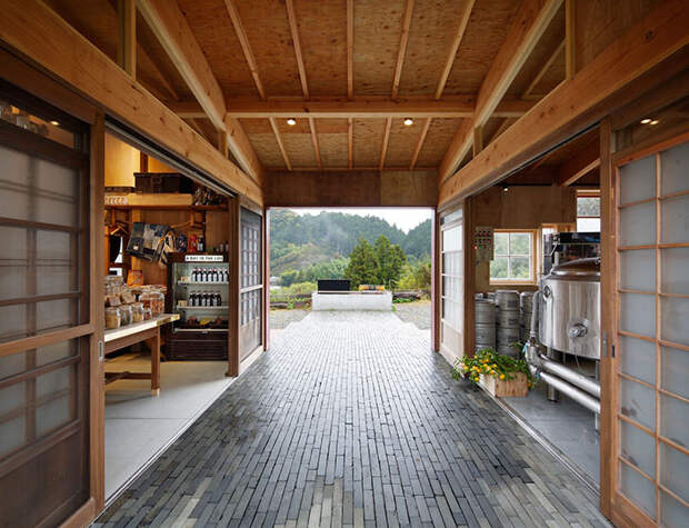 zero-waste-bar-recycling-kamikatz-public-house-japan-5