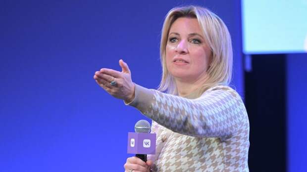 Захарова назвала глумлением над украинцами отказ Зеленского проводить выборы