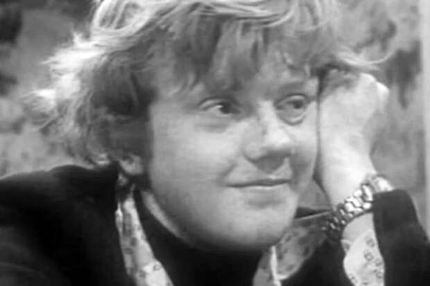 Актер Торсуев рассказал о тайном общении с коллегой по "Приключениям Электроника" Скромным