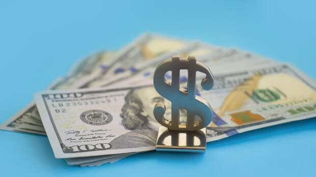 Инвестстратег Бахтин: доллар может опуститься до 75 рублей к лету