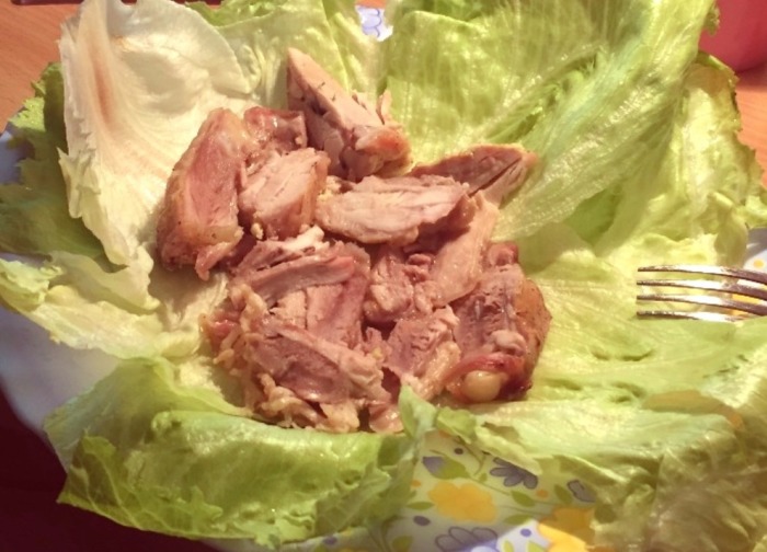 Айсберг с жареным куриным филе.