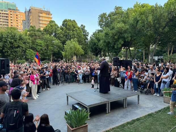 Армянская оппозиция анонсировала "новый важный" митинг