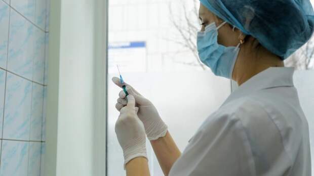 Врач о том, почему от гриппа прививают бесплатно, а от ковида – только за деньги