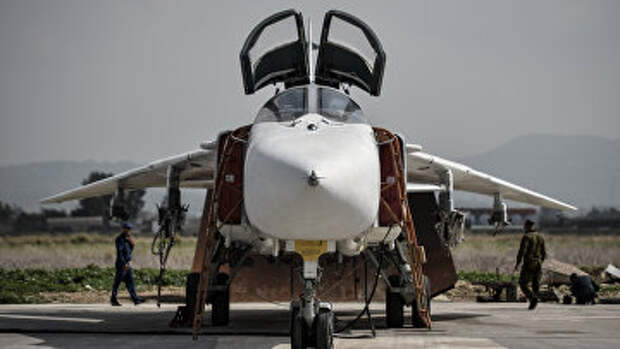 Фронтовой бомбардировщик Су-24 в сирийской провинции Латакия. Архивное фото
