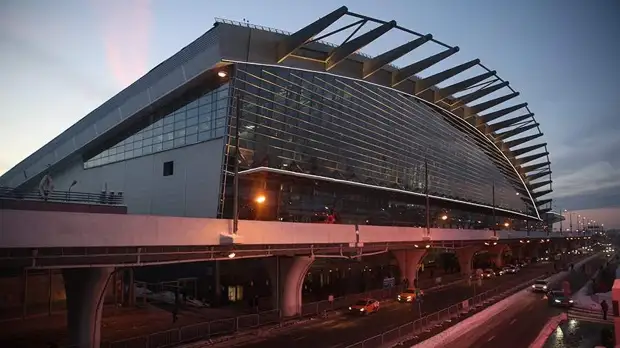 Аэропорт Внуково вслед за Шереметьево перевел сотрудников на новый график