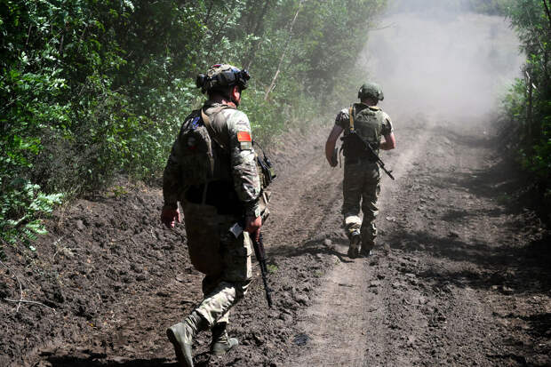 МО: 80 военных ВСУ из 800 осталось в районе Клебан-Быкского водохранилища в ДНР