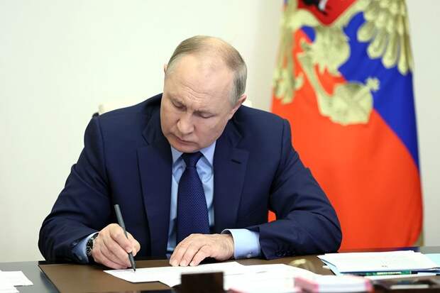 Путин подписал указы о назначении врио глав пяти регионов