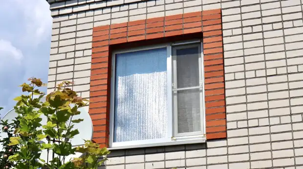 Как надежно и дешево закрыть окна от палящего солнца и сохранить прохладу. Для этого надо сходить в строительный магазин