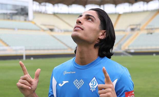 Гендиректор махачкалинского «Динамо» Газизов поддержал Джавада, у которого родители остаются в Иране